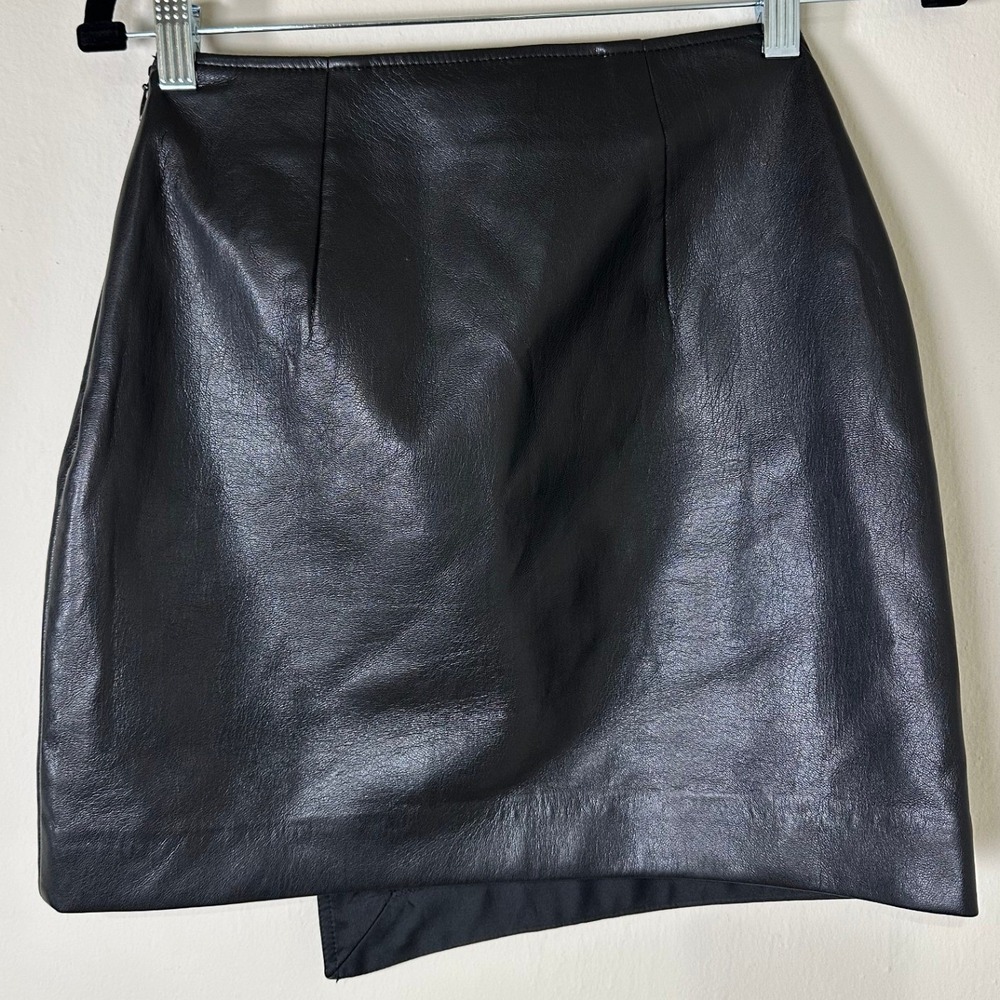 Babaton Aritzia Black Faux Leather Wrap Mini Skirt Asymmetrical, Size 0 - Picture 6 of 8